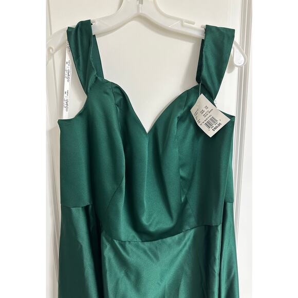 💚 David’s Bridal Satin Off-Shoulder Gown – Juniper Dream, Size 22 (NWT) 💚 - Picture 5 of 5